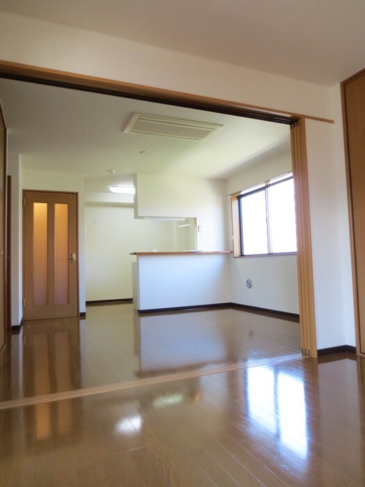 物件内観写真15　(室内からの展望)