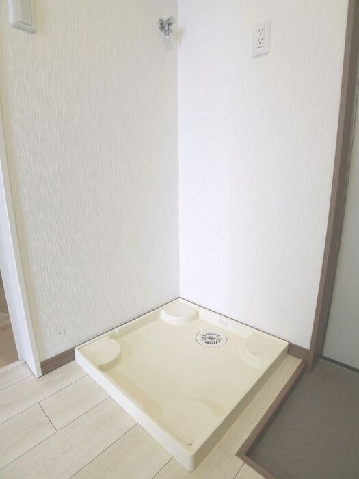 物件内観写真13　(洗濯機置場)