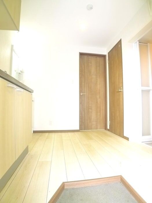 物件内観写真15　(玄関)