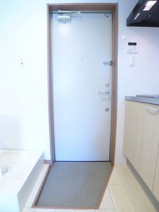 物件内観写真17　(玄関)