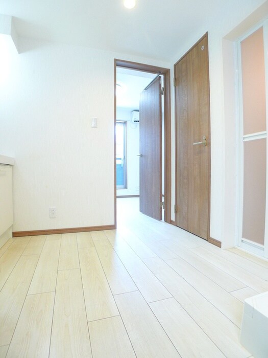 物件内観写真20　(廊下)