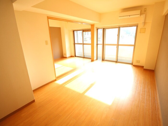 物件内観写真10　(居室)