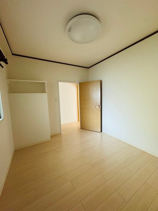 物件内観写真10　(居室)