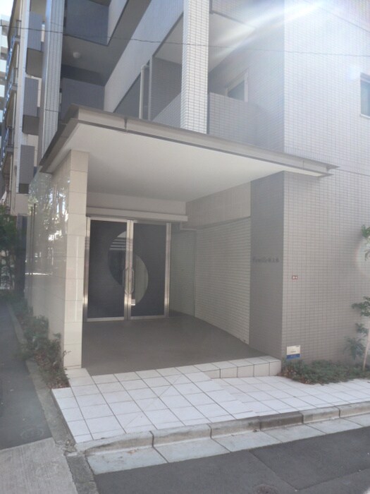 物件外観写真3　(エントランス部分)