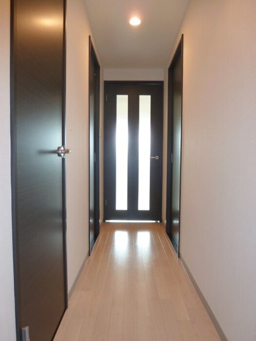 物件内観写真10　(廊下)