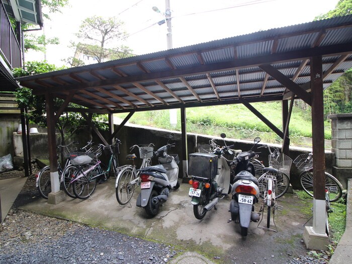 物件外観写真4　(駐輪場)