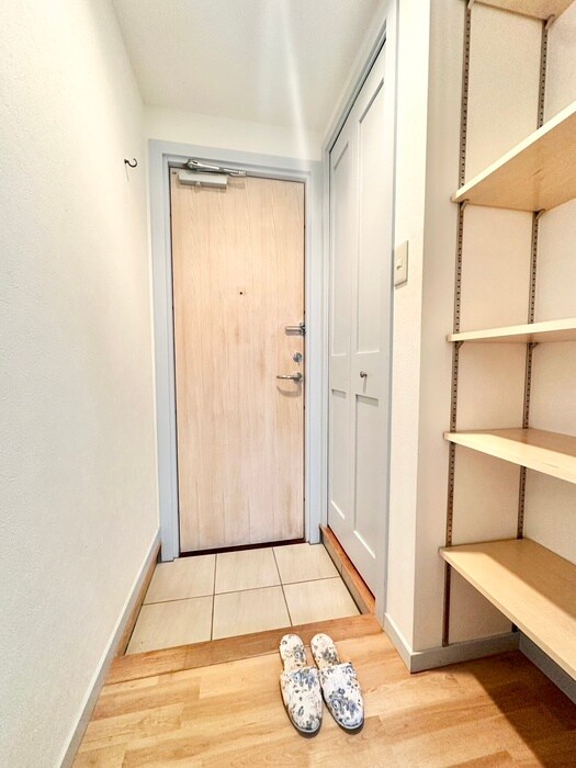 物件内観写真16　(玄関)