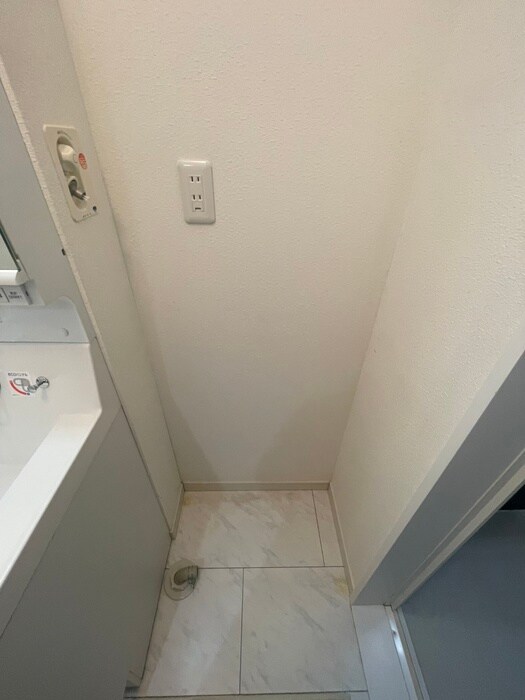 物件内観写真15　(洗濯機置場)