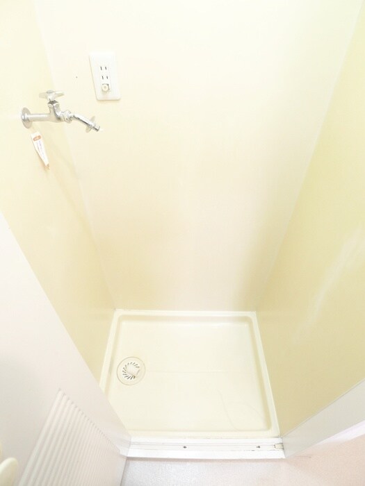 物件内観写真18　(洗濯機置場)