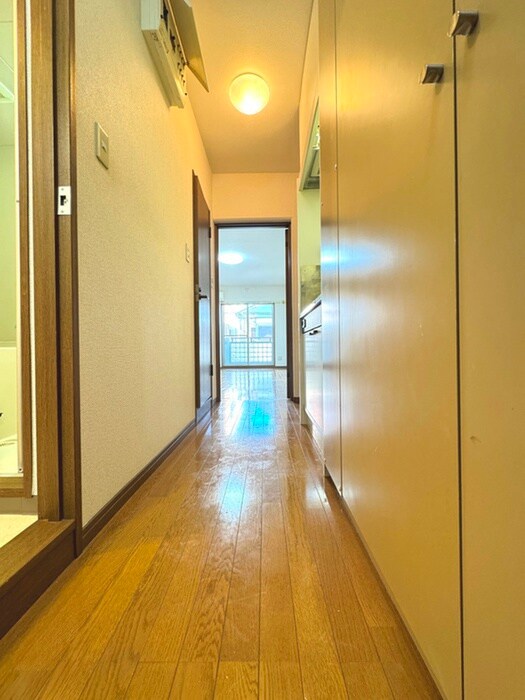 物件内観写真12　(廊下)