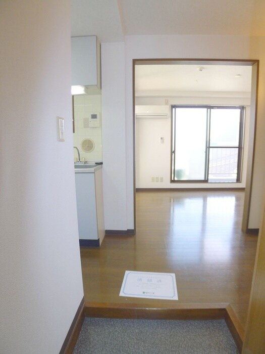 物件内観写真15　(玄関)