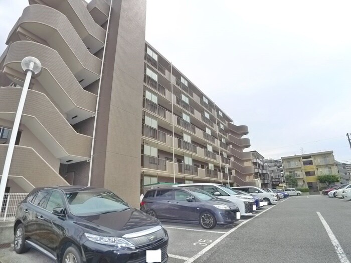 物件外観写真5　(駐車場)