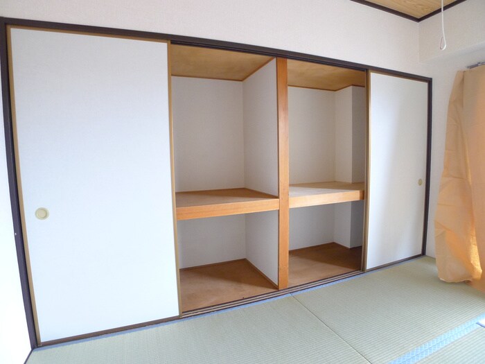 物件内観写真11　(収納)
