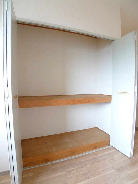 物件内観写真12　(収納)