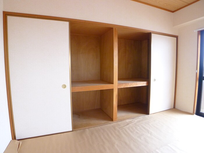 物件内観写真12　(収納)