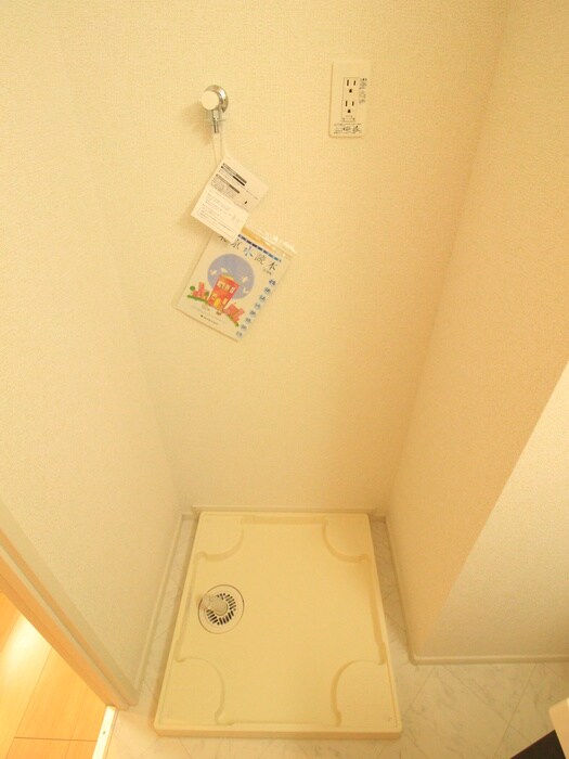 物件内観写真14　(洗濯機置場)