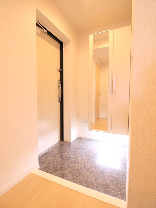 物件内観写真15　(玄関)