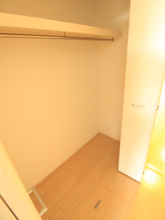 物件内観写真16　(収納)
