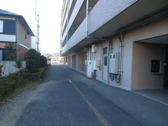 物件外観写真6　(駐車場)