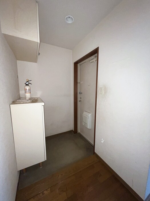 物件内観写真7　(玄関)