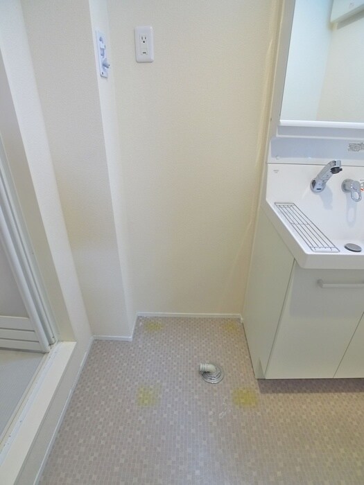 物件内観写真17　(洗濯機置場)