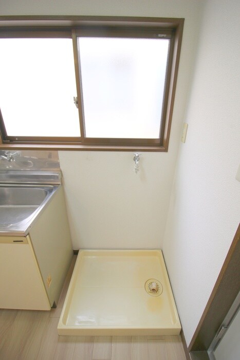 物件内観写真17　(洗濯機置場)