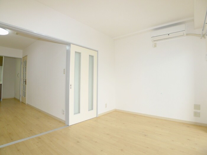 物件内観写真10　(居室)