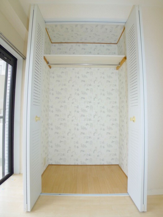 物件内観写真12　(収納)