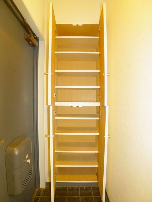 物件内観写真16　(靴箱)