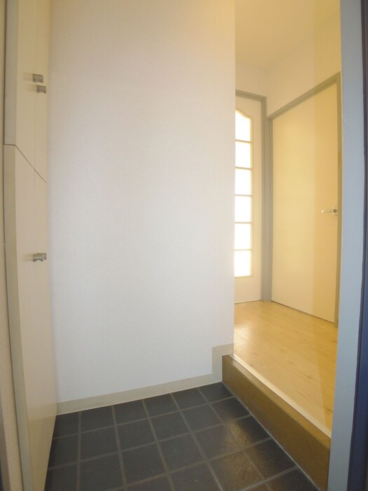 物件内観写真17　(玄関)