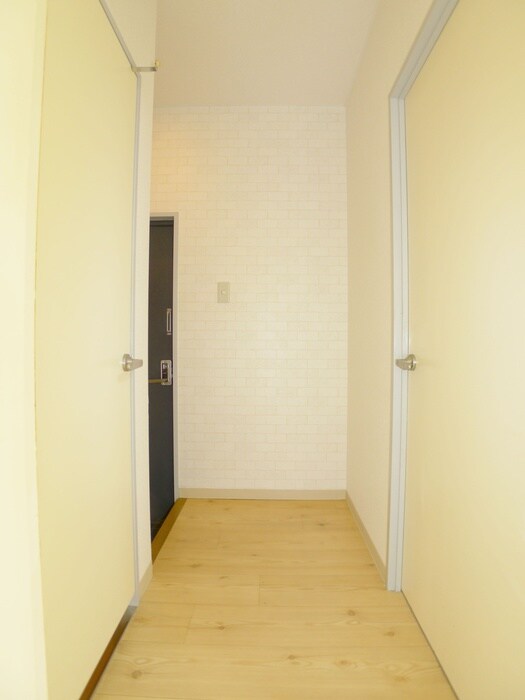 物件内観写真18　(廊下)