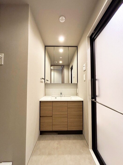 物件内観写真11　(洗面)