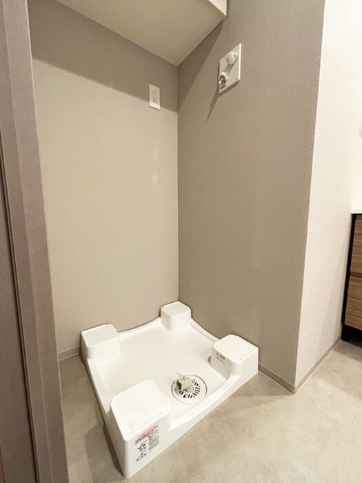 物件内観写真12　(洗濯機置場)