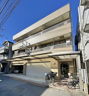 ＥＡＳＴ　ＷＡＲＤ外観写真