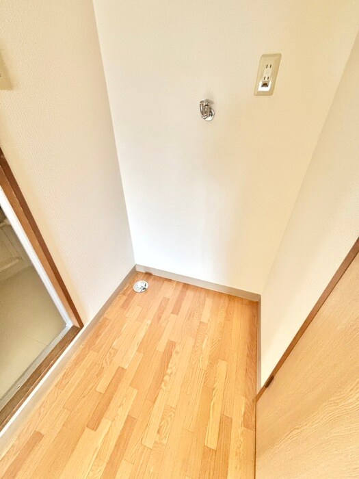 物件内観写真20　(洗濯機置場)