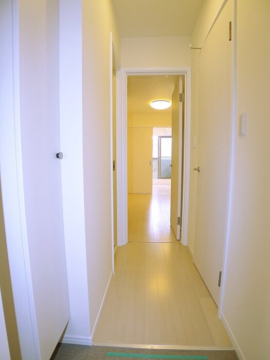 物件内観写真13　(廊下)