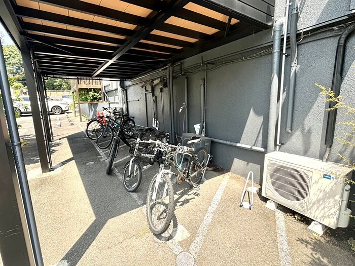物件外観写真5　(駐輪場)