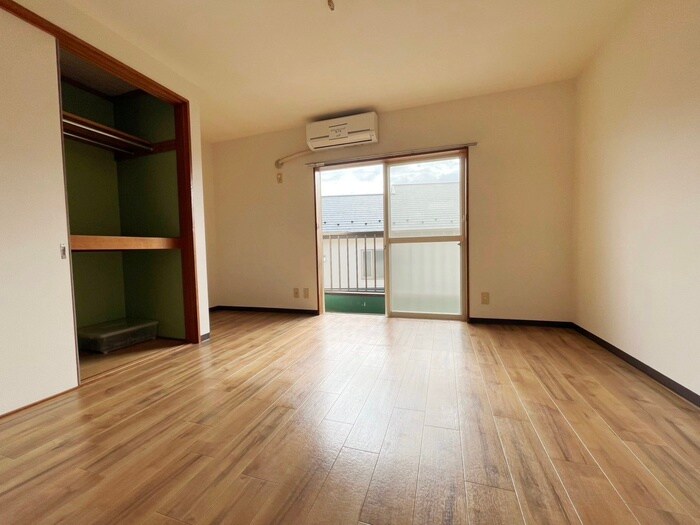 物件内観写真9　(居室)