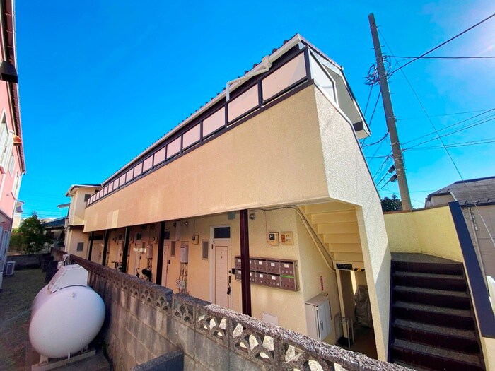 物件外観写真3　(エントランス部分)