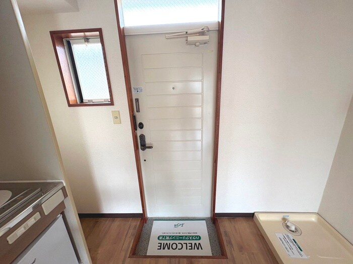 物件内観写真18　(玄関)