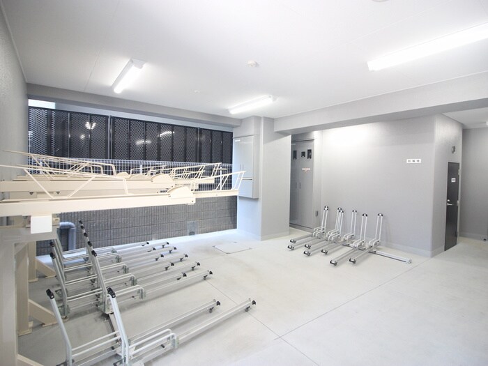 物件外観写真3　(駐輪場)