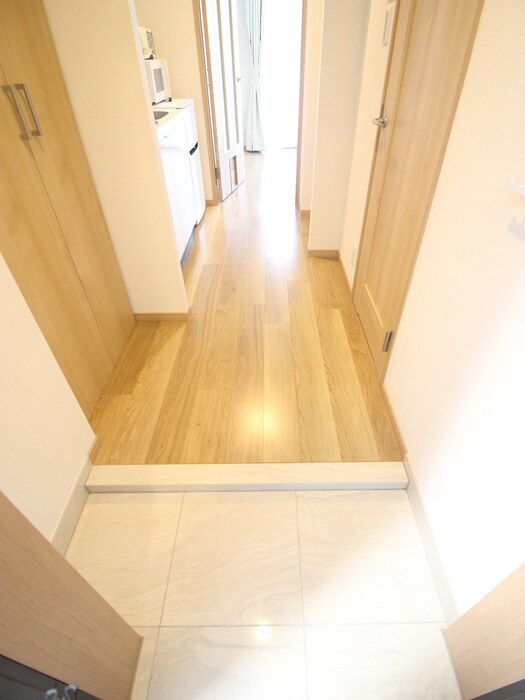 物件内観写真14　(玄関)