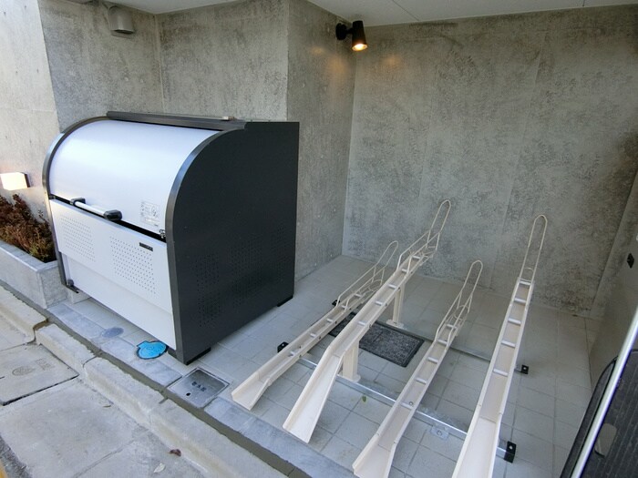 物件外観写真6　(駐輪場)