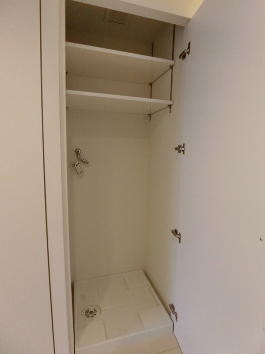 物件内観写真17　(洗濯機置場)