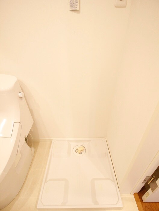 物件内観写真12　(洗濯機置場)