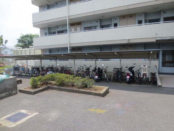 物件外観写真3　(駐輪場)