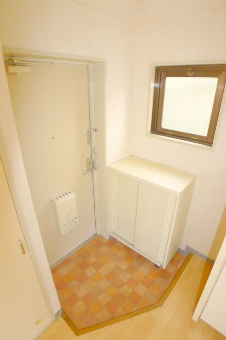 物件内観写真16　(玄関)