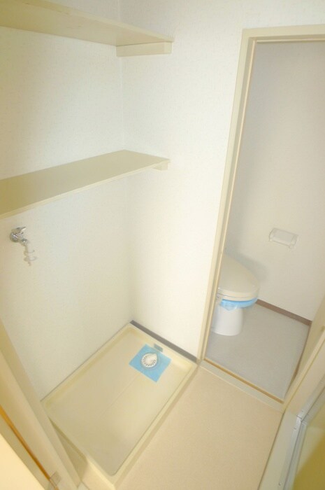 物件内観写真17　(洗濯機置場)