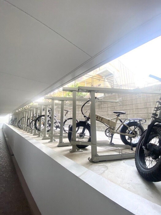 物件外観写真6　(駐輪場)