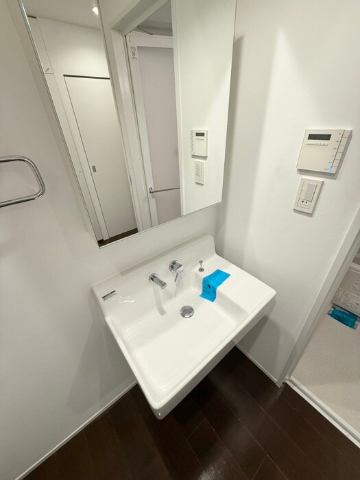 物件内観写真11　(洗面)